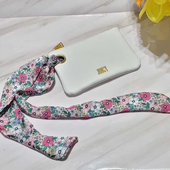 JUICY COUTURE WOMEN  WRISTLET - Picture 1 of 6